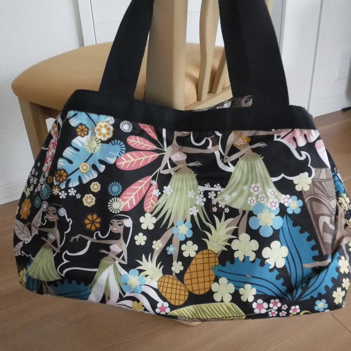 稅不要特価!LESPORTSAC レスポートサック ハワイ限定 ワヒネフラ 収納たくさん トートバッグ?モリー①