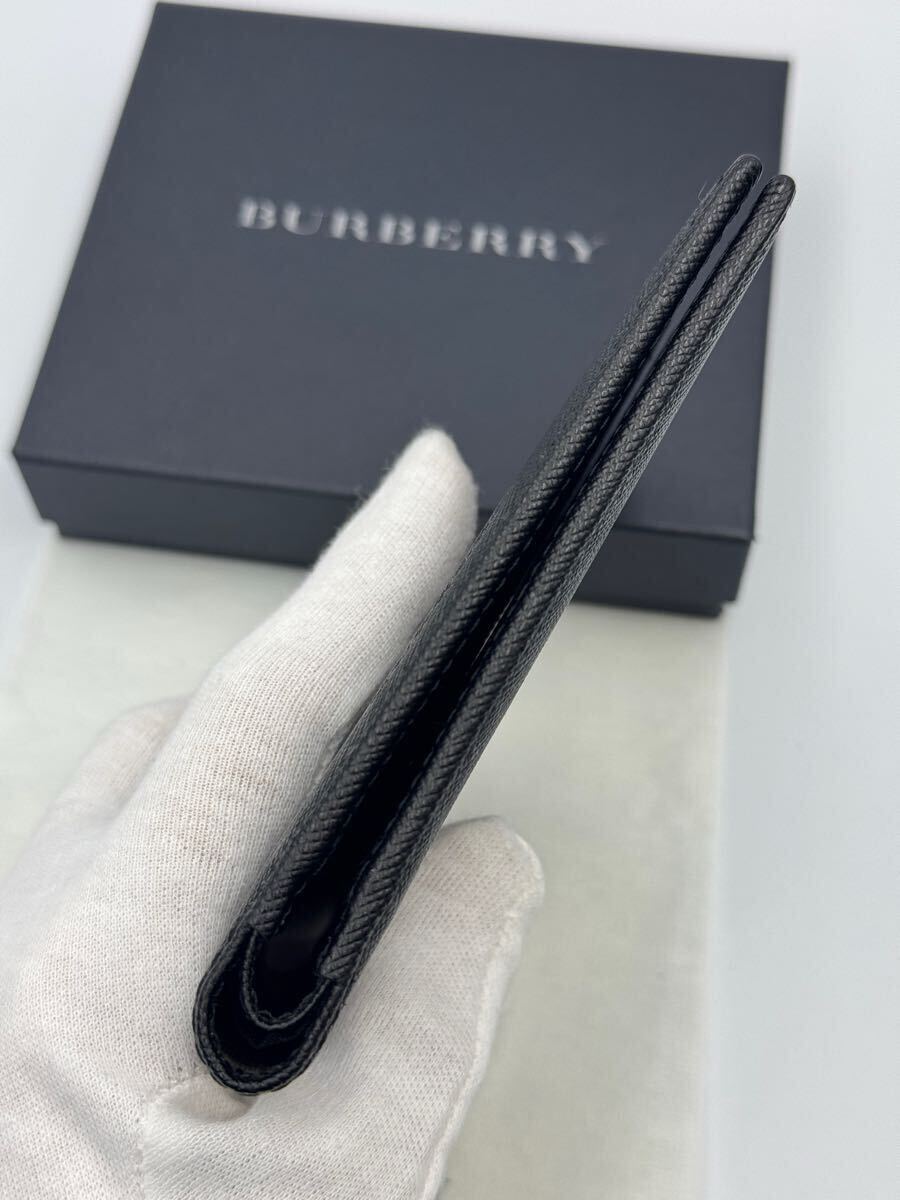 未使用品 バーバリー 二つ折り財布 ブラック レザー 小銭入れ 未使用品 バーバリー 二つ折り財布 ブラック レザー 小銭入れ