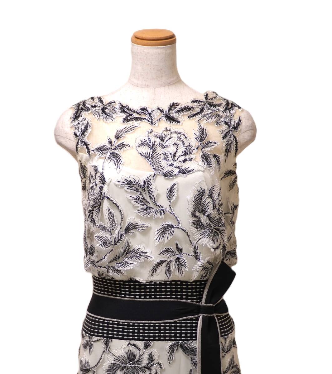 TADASHI SHOJI タダシショージ IVORY BLACK & SILVER ワンピース TADASHI SHOJI タダシショージ IVORY BLACK & SILVER ワンピース
