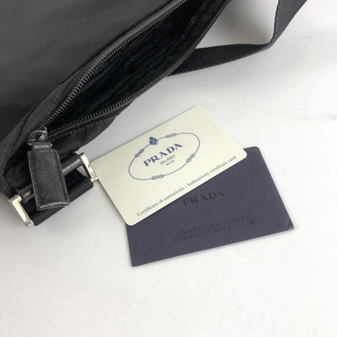 PRADA プラダ ナイロン ロゴプレート ショルダーバッグ ブラック PRADA プラダ ナイロン ロゴプレート ショルダーバッグ ブラック
