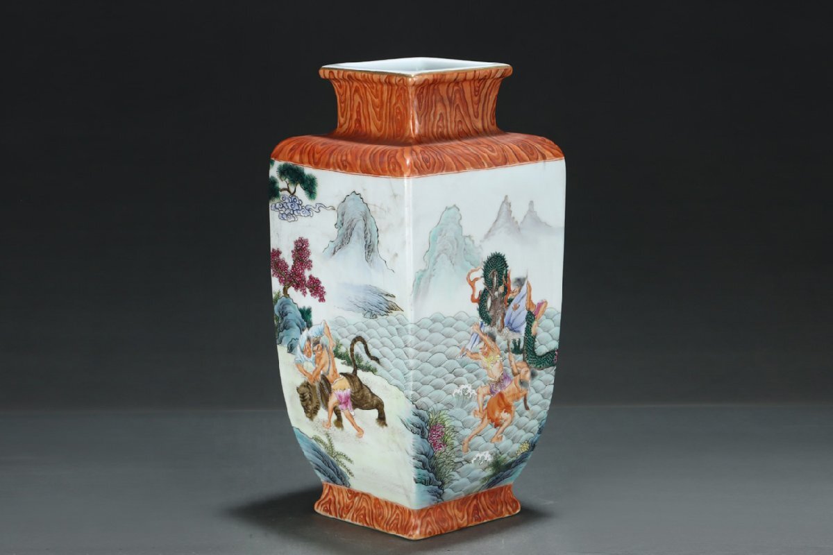 安】清時代 木紋釉粉彩人物図描金四方瓶 郎世寧絵 絹本【磁器瓶 安】清時代 木紋釉粉彩人物図描金四方瓶 郎世寧絵 絹本【磁器瓶