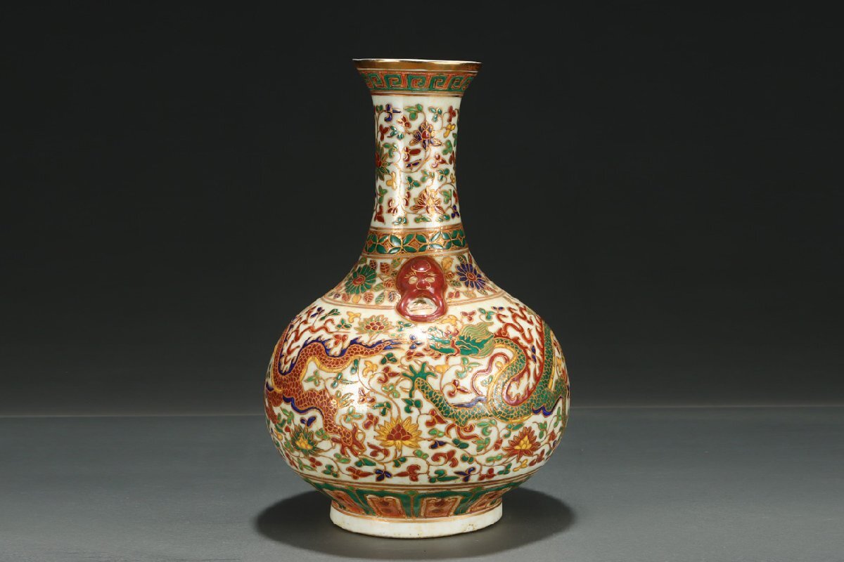安】明時代 紅緑彩描金花卉龍紋双耳瓶 郎世寧絵 絹本【磁器瓶図 安】明時代 紅緑彩描金花卉龍紋双耳瓶 郎世寧絵 絹本【磁器瓶図