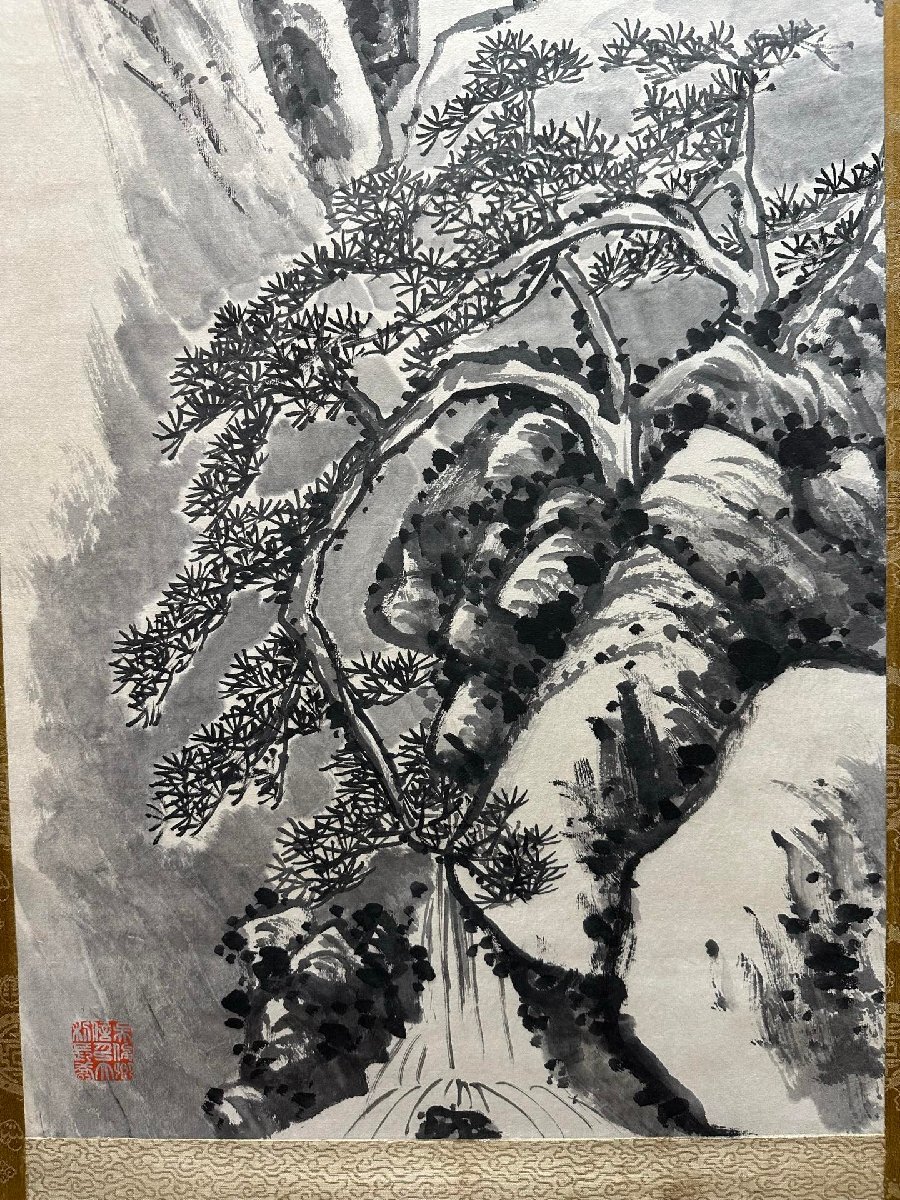 安】中国近時代画家「呉昌碩書」紙本「山水図対屏」掛軸 共箱 安】中国近時代画家「呉昌碩書」紙本「山水図対屏」掛軸 共箱
