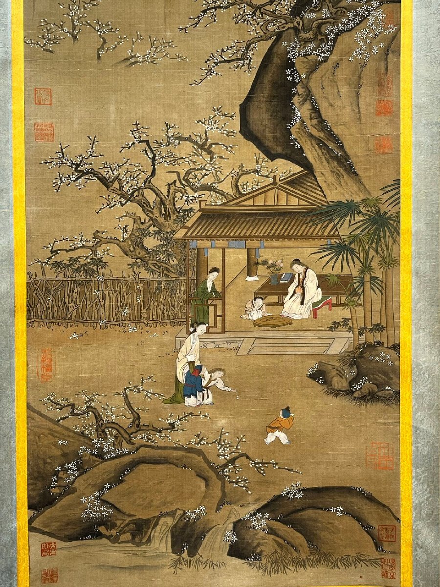 安】中国明時代画家「唐寅書」絹本「人物故事図」掛軸 共箱 安】中国明時代画家「唐寅書」絹本「人物故事図」掛軸 共箱