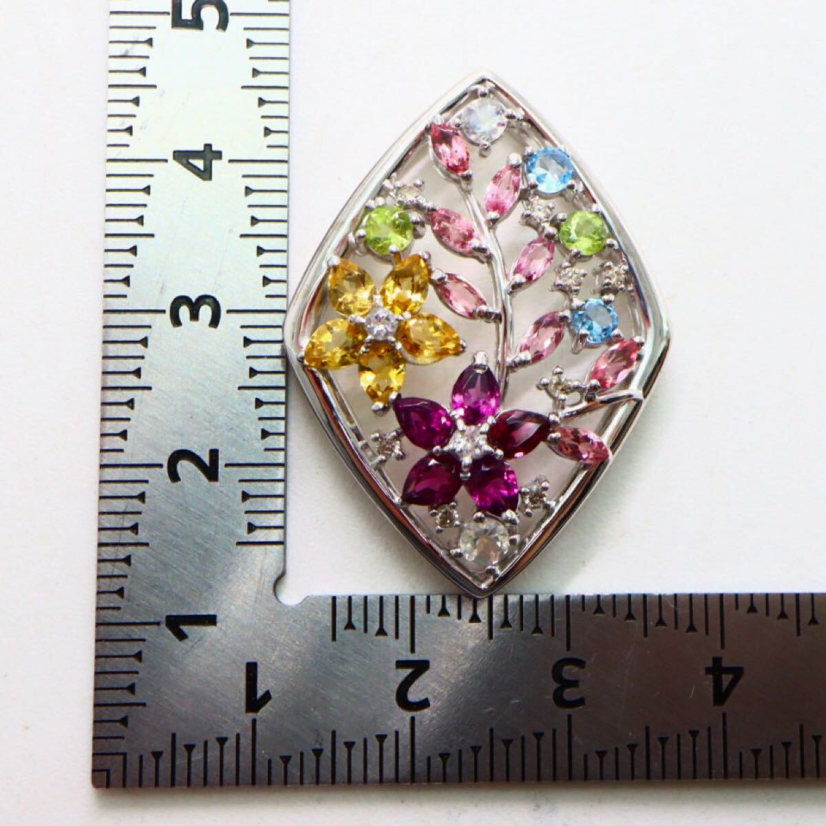 0.10ct!K18WG!NGL鑑別書付き!▽天然トルマリン/ガーネット 0.10ct!K18WG!NGL鑑別書付き!▽天然トルマリン/ガーネット