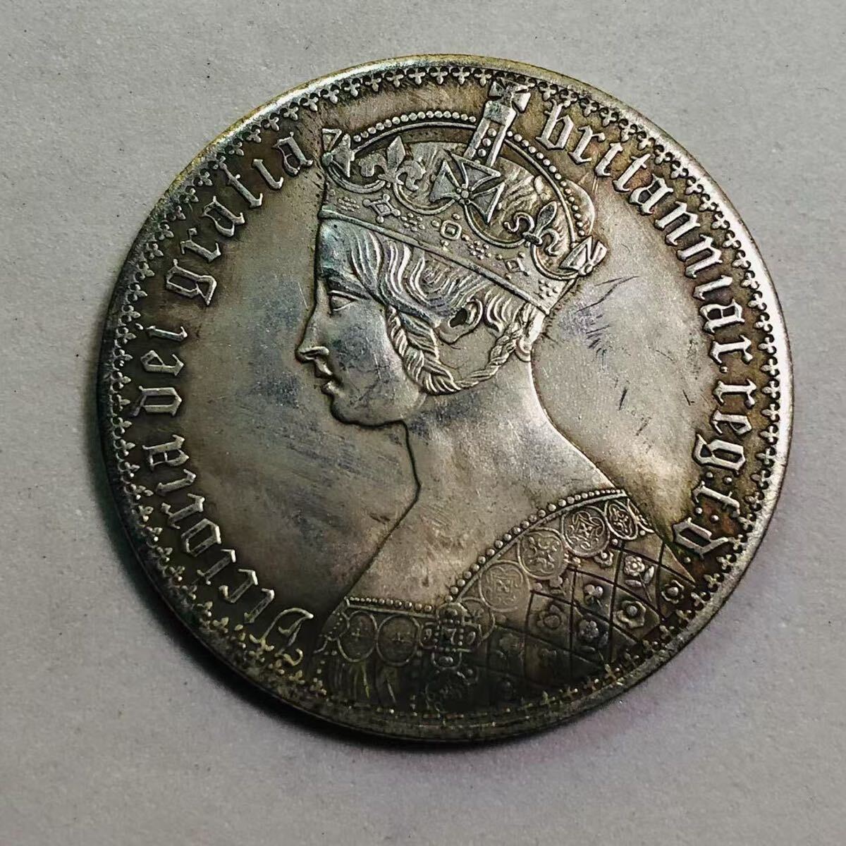 イギリス銀貨・1847年・ヴィクトリア女王・GOTHIC TYPE イギリス銀貨・1847年・ヴィクトリア女王・GOTHIC TYPE