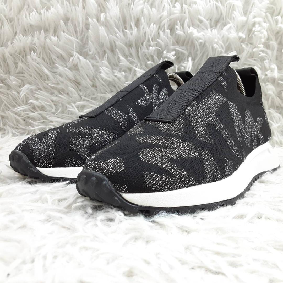 未使用保管品24 5㎝ MICHAEL KORS スリッポンスニーカー 黒 総柄 未使用保管品24 5㎝ MICHAEL KORS スリッポンスニーカー 黒 総柄