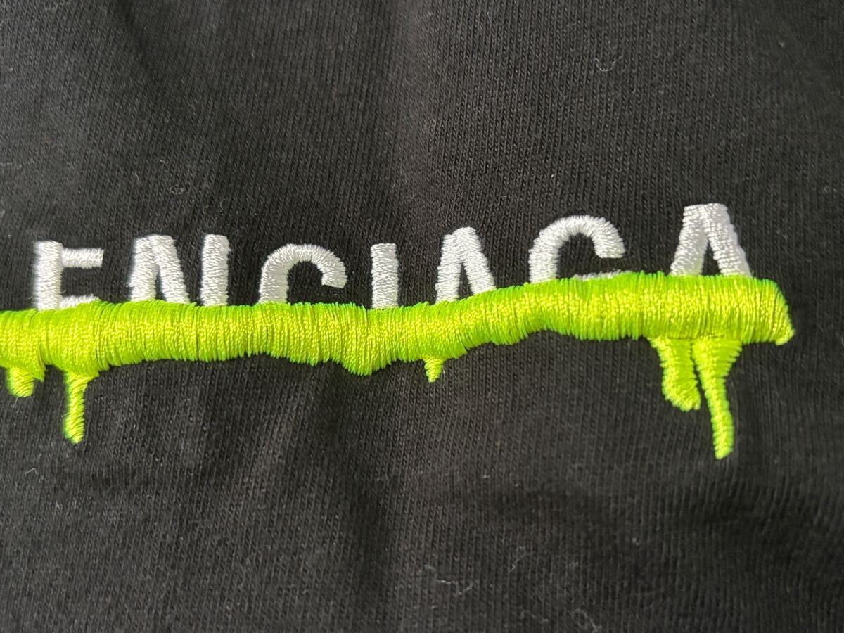 33℃ パロディロゴ刺繍Tシャツ(BALENCIAGA風/ブラック) 33 33℃ パロディロゴ刺繍Tシャツ(BALENCIAGA風/ブラック) 33