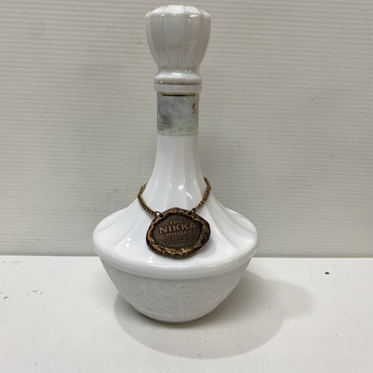 ニッカ 鶴 白陶器 NIKKA TSURU JAPANESE WHISKY 未開栓 700ml 43 ニッカ 鶴 白陶器 NIKKA TSURU JAPANESE WHISKY 未開栓 700ml 43