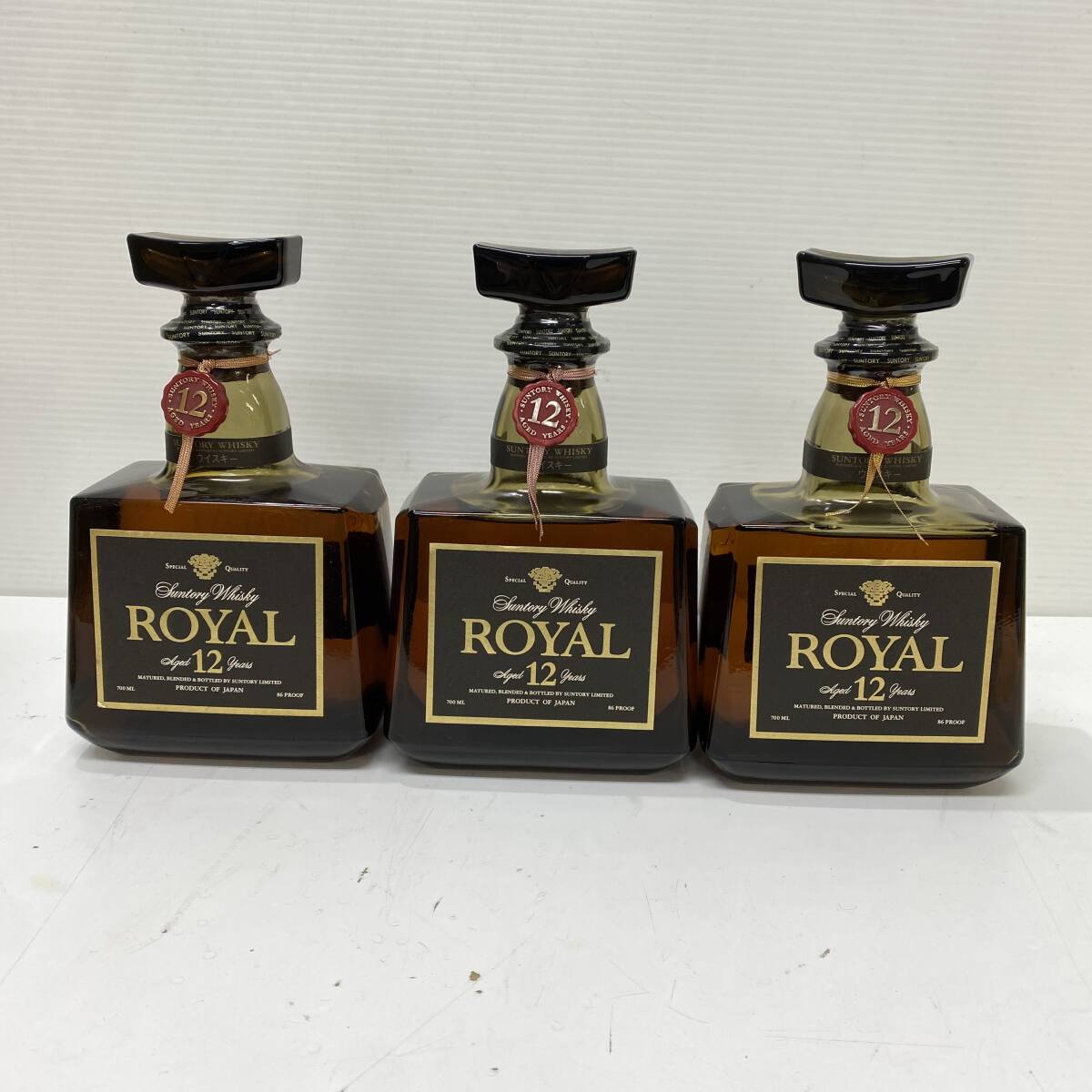 サントリーウィスキー ローヤル12年 ROYAL 黒ラベル 700ml 43 サントリーウィスキー ローヤル12年 ROYAL 黒ラベル 700ml 43