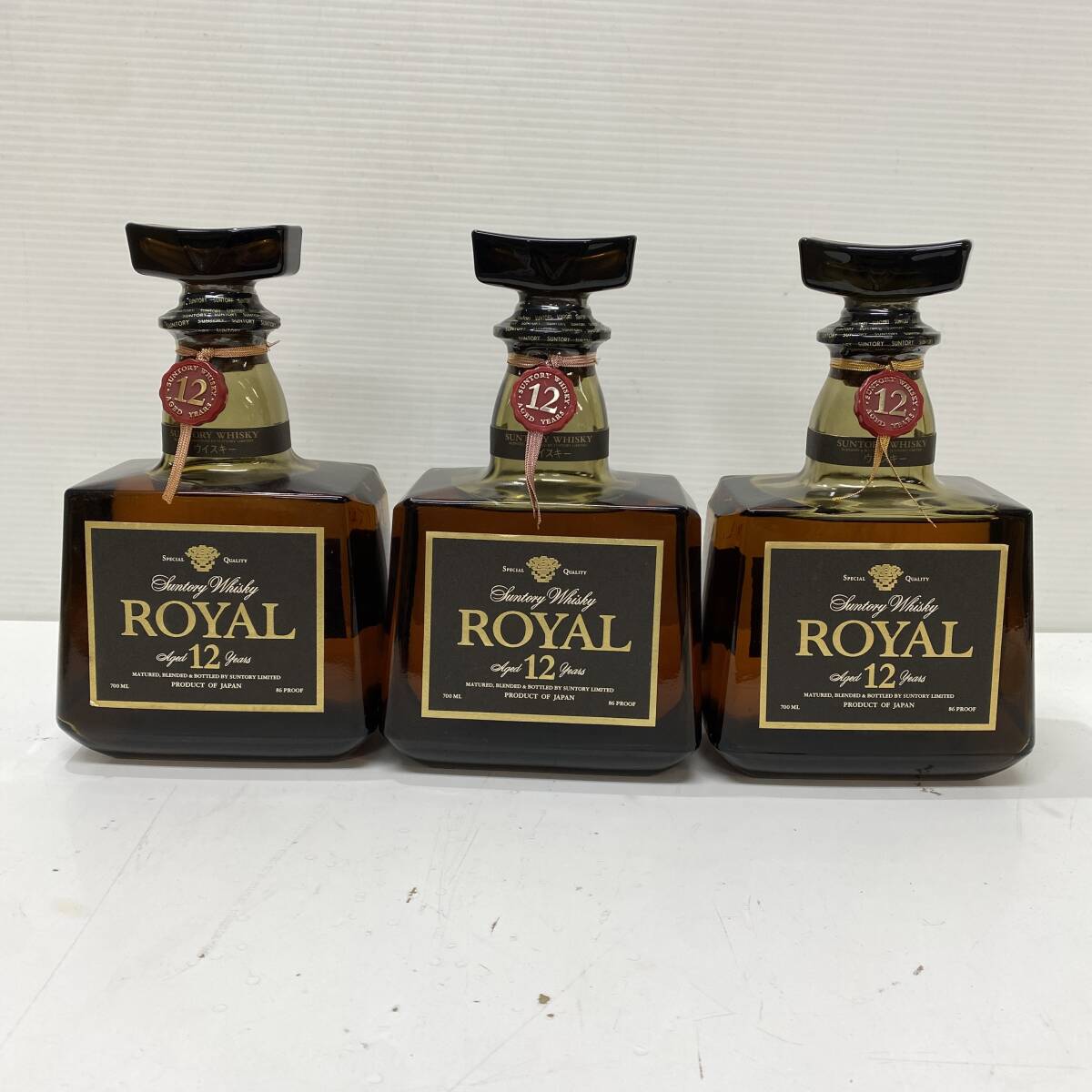 サントリーウィスキー ローヤル12年 ROYAL 黒ラベル 700ml 43 サントリーウィスキー ローヤル12年 ROYAL 黒ラベル 700ml 43