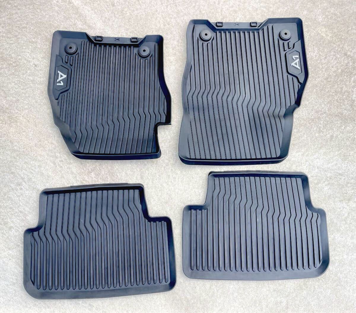 AUDI A1 ラバーマット前后 アウディディーラー正規(guī)購入品 美品