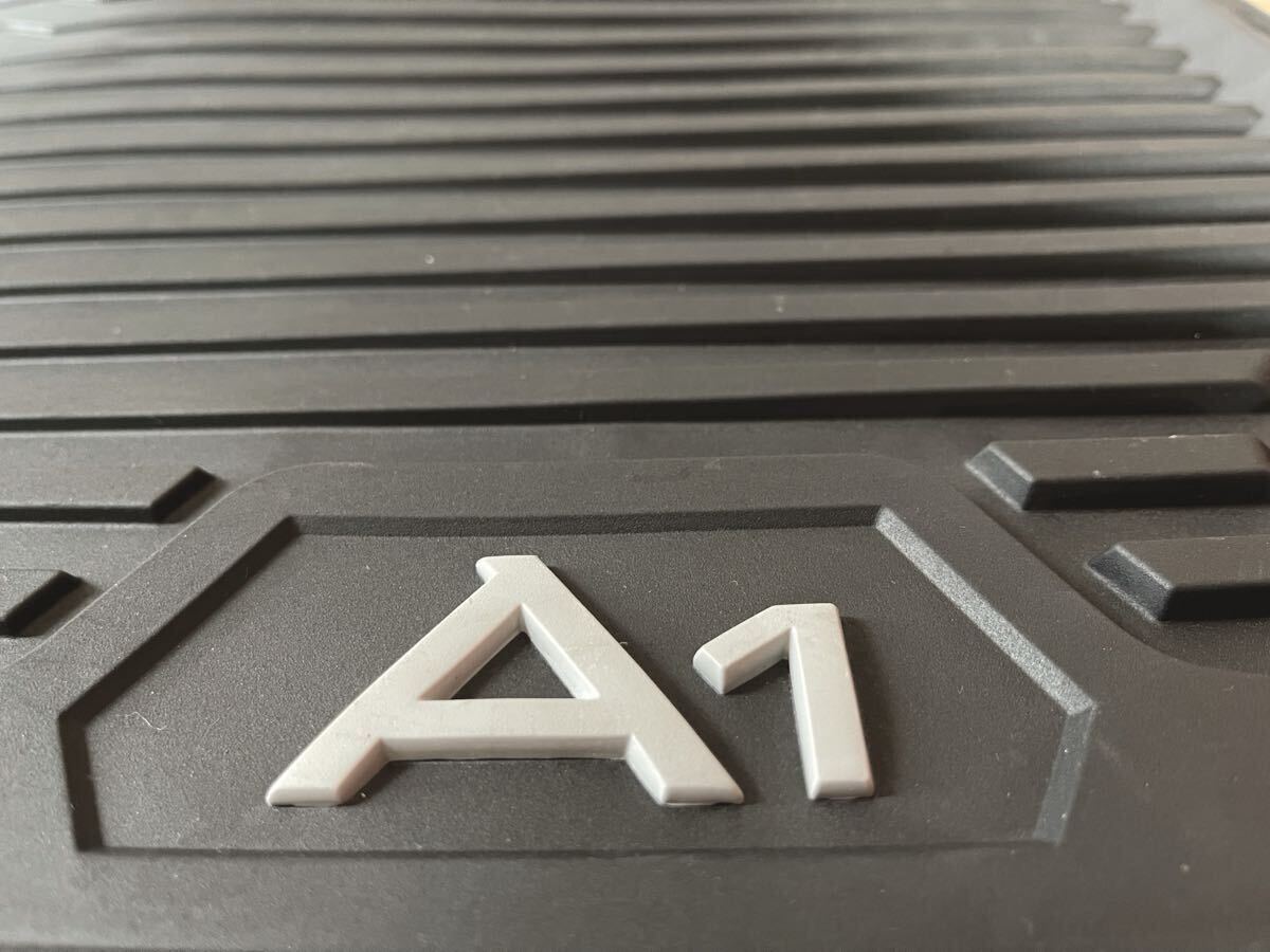 AUDI A1 ラバーマット前后 アウディディーラー正規(guī)購入品 美品