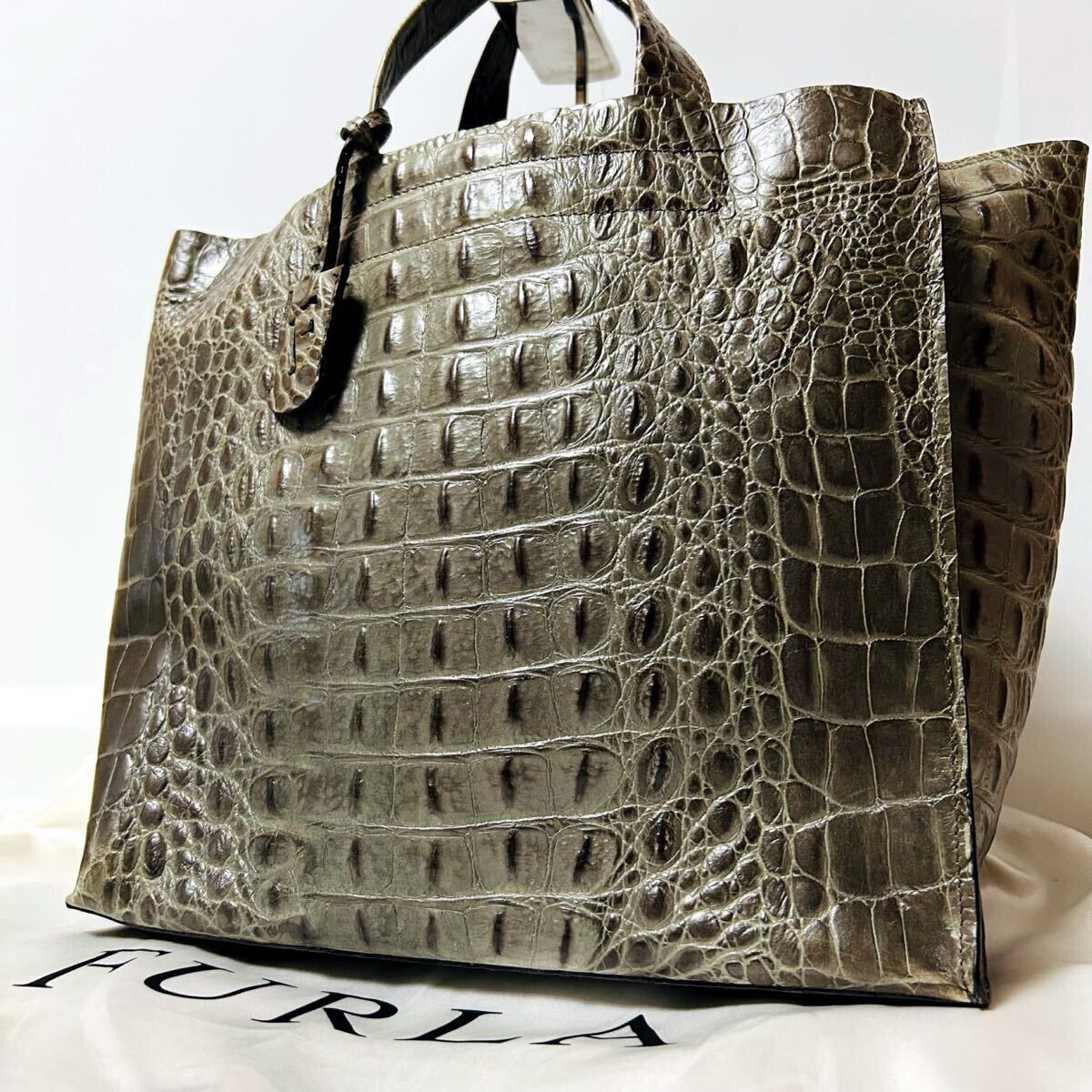 美品 入手困難 FURLA フルラ トートバッグ ハンドバッグ 美品 入手困難 FURLA フルラ トートバッグ ハンドバッグ