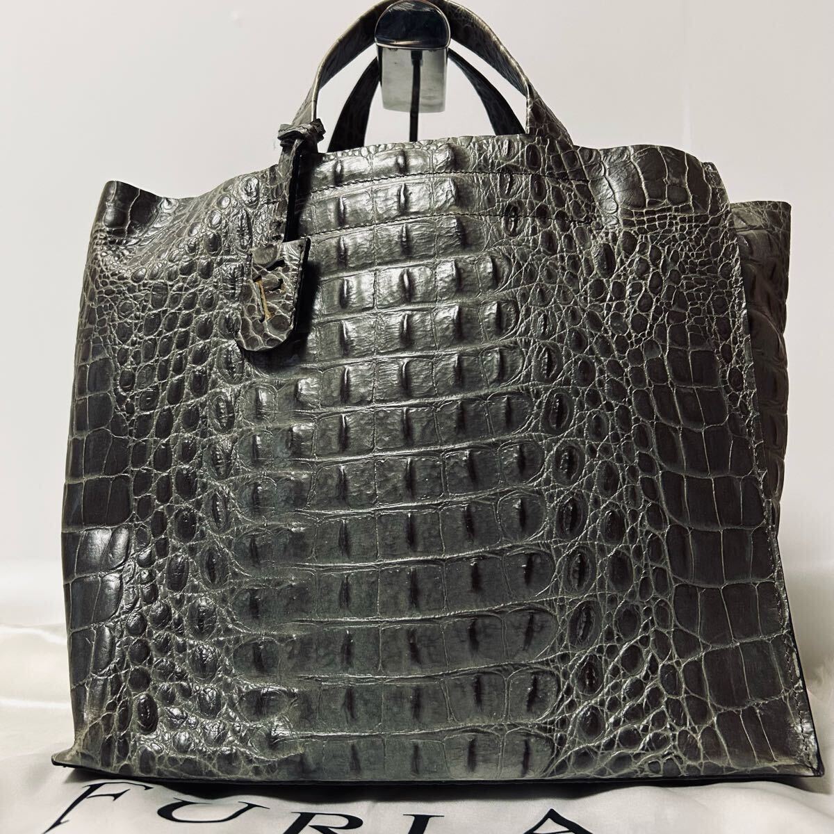 美品 入手困難 FURLA フルラ トートバッグ ハンドバッグ 美品 入手困難 FURLA フルラ トートバッグ ハンドバッグ