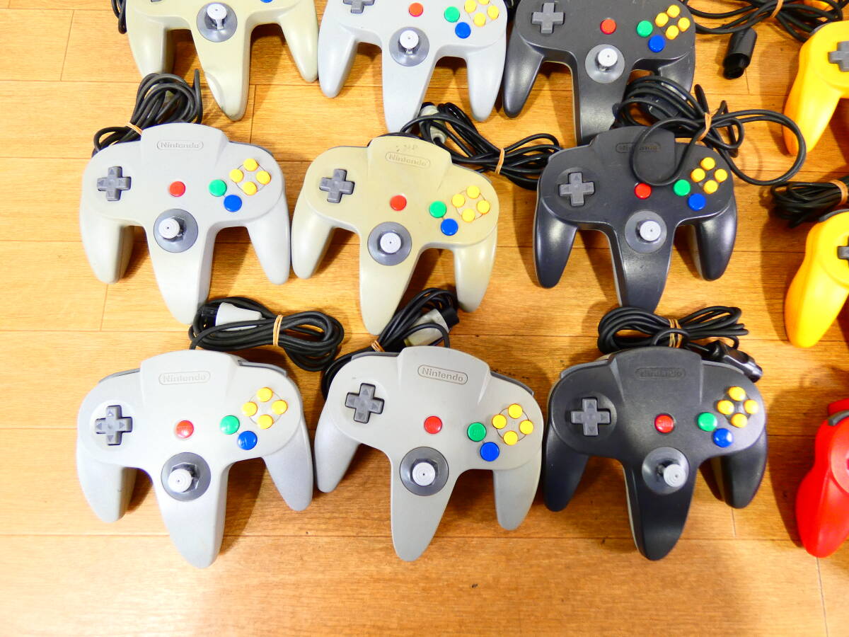 △ニンテンドウ64 純正コントローラー 19点まとめて グリーン △ニンテンドウ64 純正コントローラー 19点まとめて グリーン