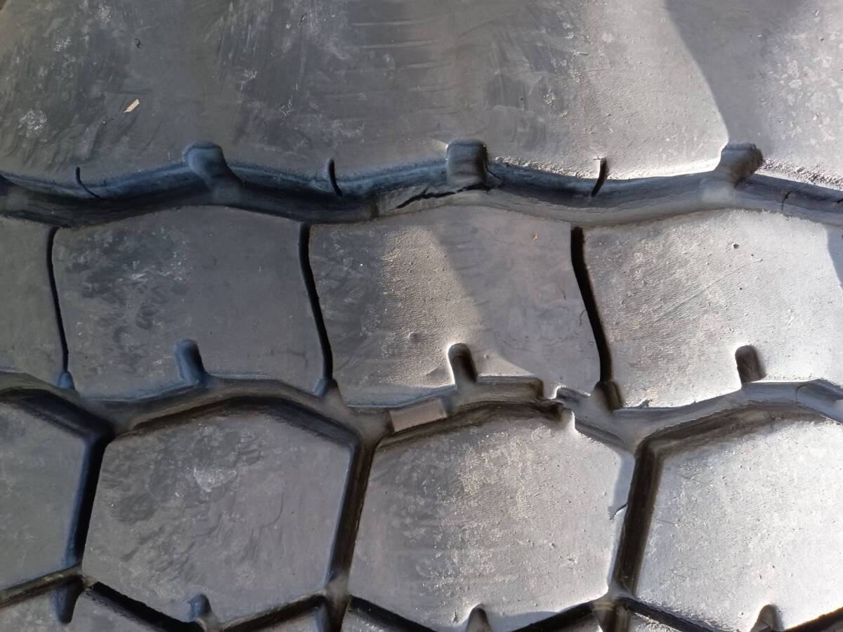 * остаток паз примерно 9.5-10.5mm*22 год производства * Bridgestone M888 275/80R22.5 151/148J Mix шина 4 шт. комплект B677