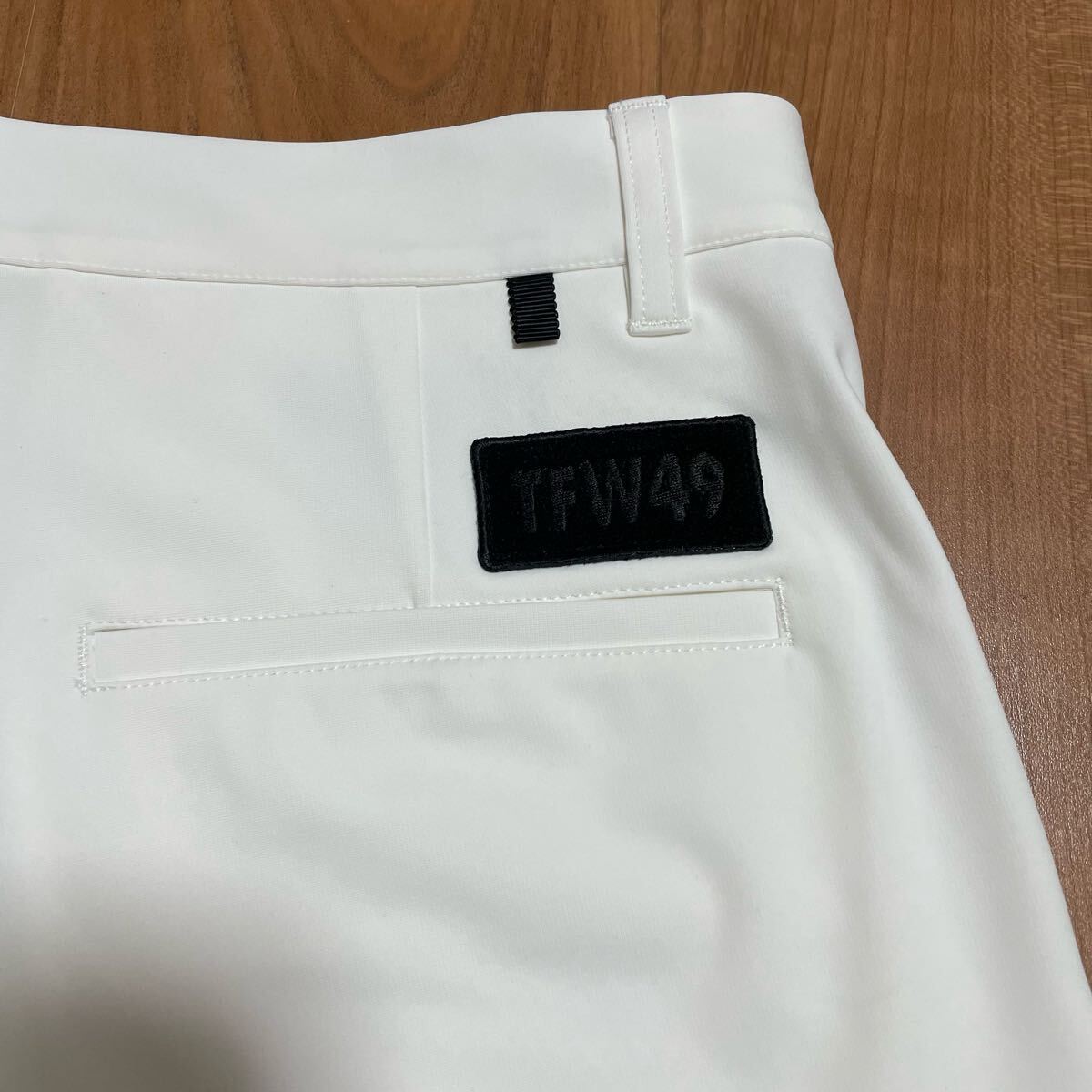 未使用 TFW49 ショートパンツ ホワイト ハーフパンツ XL