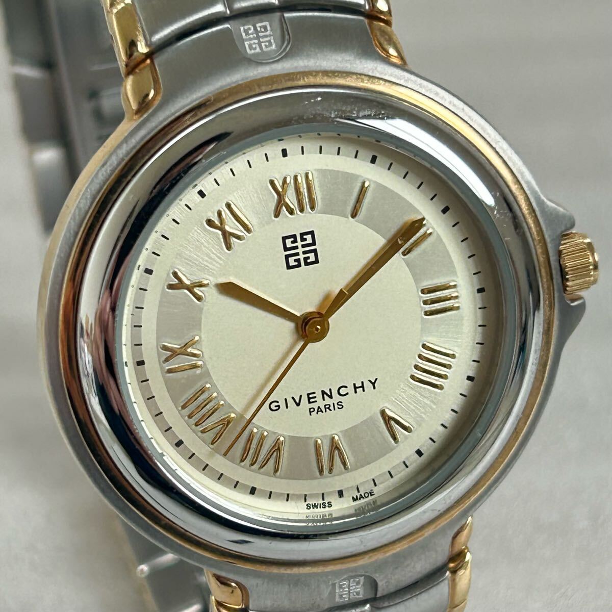 1000円〜 GIVENCHY 腕時計 稼働品 ジバンシー SWISS MADE QUARTZ 1000円〜 GIVENCHY 腕時計 稼働品 ジバンシー SWISS MADE QUARTZ