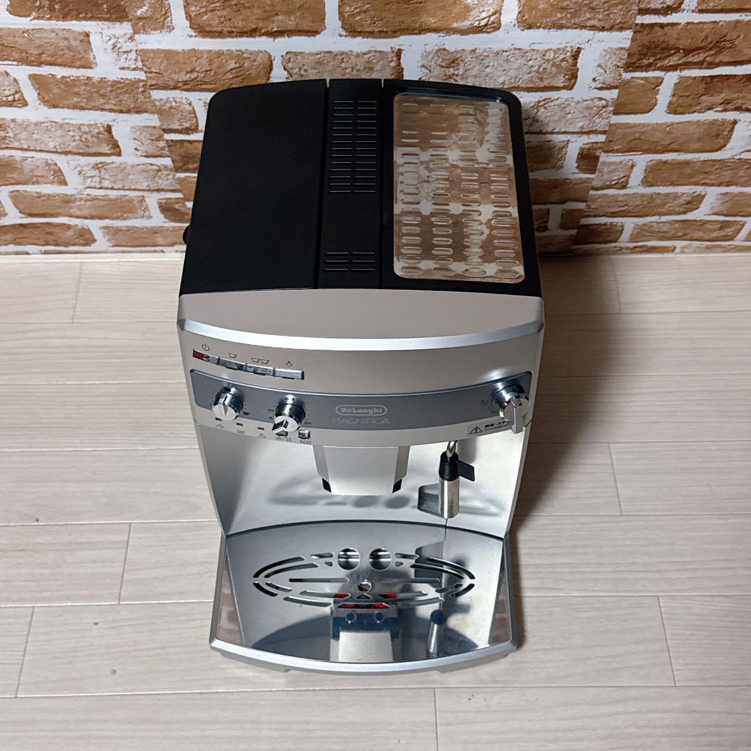 DeLonghi 全自動コーヒーメーカー ESAM03110S ミルク泡立て DeLonghi 全自動コーヒーメーカー ESAM03110S ミルク泡立て