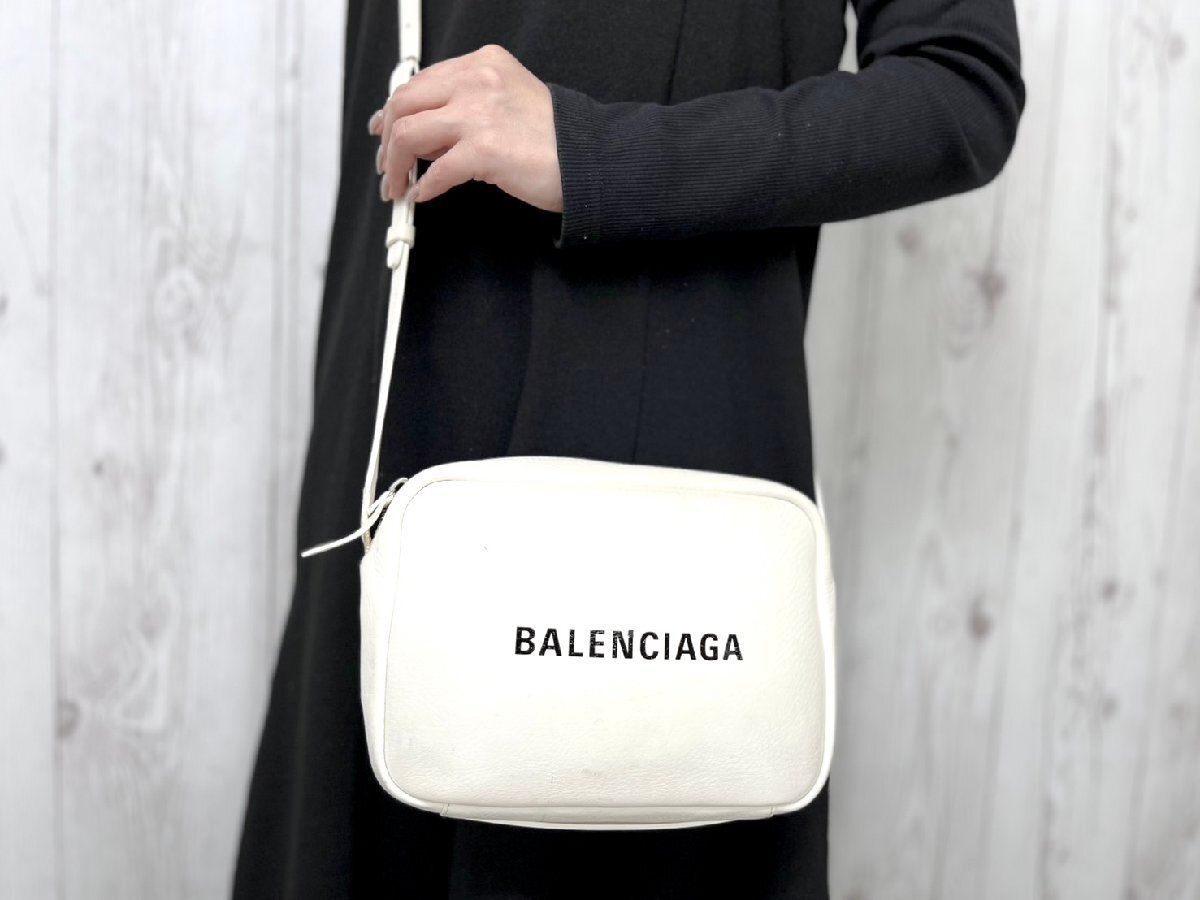 美品 BALENCIAGA バレンシアガ エブリデイ カメラバッグ 美品 BALENCIAGA バレンシアガ エブリデイ カメラバッグ