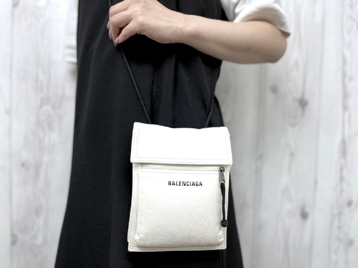 美品 BALENCIAGA バレンシアガ エクスプローラー スモールポーチ 美品 BALENCIAGA バレンシアガ エクスプローラー スモールポーチ