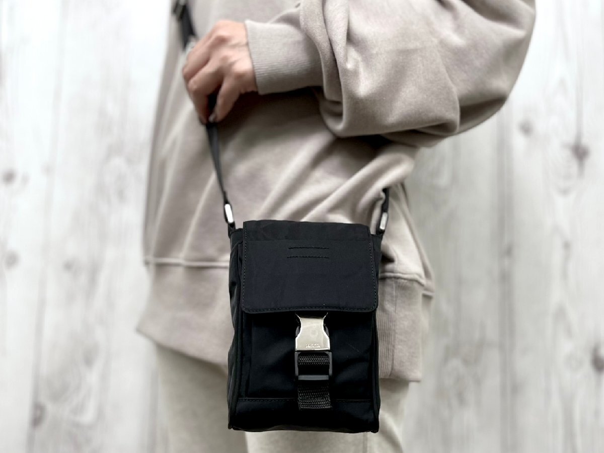 極美品 PRADA プラダ テスート ショルダーバッグ ハンドバッグ 極美品 PRADA プラダ テスート ショルダーバッグ ハンドバッグ