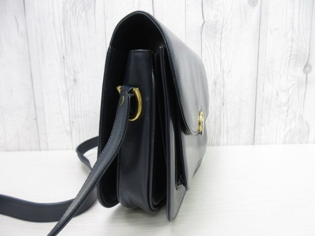極美品 CELINE セリーヌ ヴィンテージ 馬車金具 ショルダー 極美品 CELINE セリーヌ ヴィンテージ 馬車金具 ショルダー