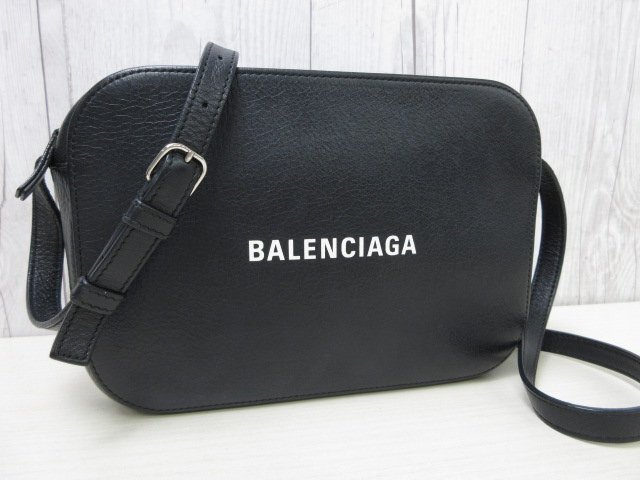 極美品 BALENCIAGA バレンシアガ エブリデイ カメラバッグ 極美品 BALENCIAGA バレンシアガ エブリデイ カメラバッグ