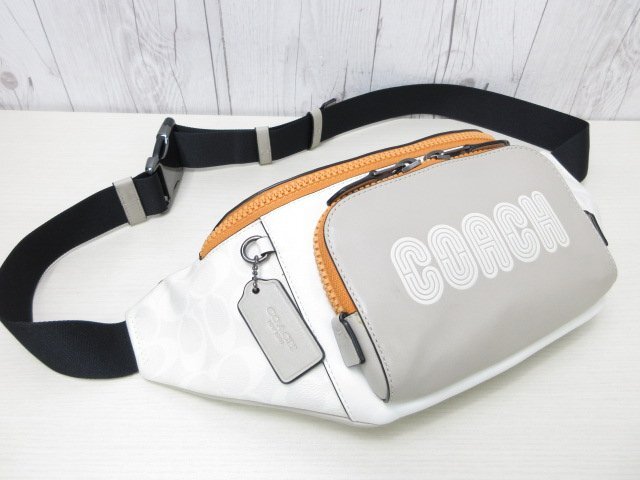 極美品 COACH コーチ シグネチャー ボディバッグ ウエストポーチ 極美品 COACH コーチ シグネチャー ボディバッグ ウエストポーチ