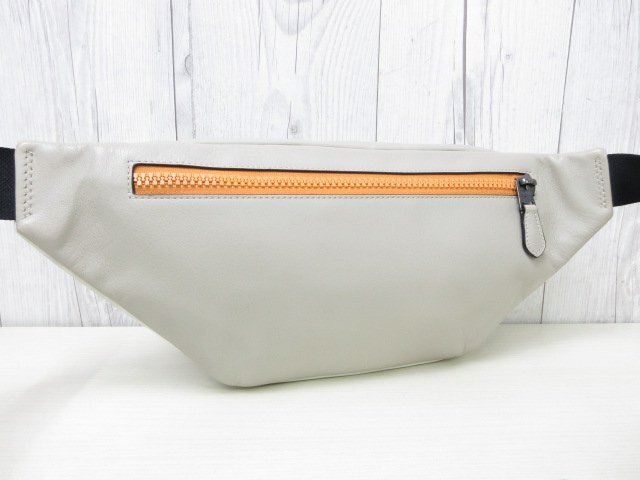 極美品 COACH コーチ シグネチャー ボディバッグ ウエストポーチ 極美品 COACH コーチ シグネチャー ボディバッグ ウエストポーチ