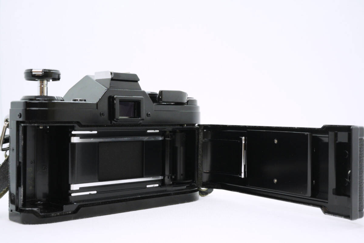 Canon AE-1 Black ブラック + NEW FD 28mm f2.8 + NEW FD 100 Canon AE-1 Black ブラック + NEW FD 28mm f2.8 + NEW FD 100