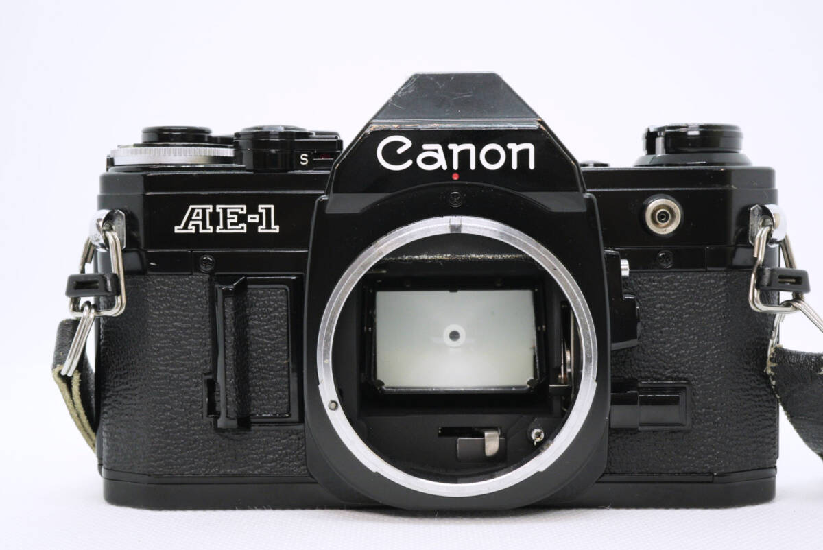 Canon AE-1 Black ブラック + NEW FD 28mm f2.8 + NEW FD 100 Canon AE-1 Black ブラック + NEW FD 28mm f2.8 + NEW FD 100