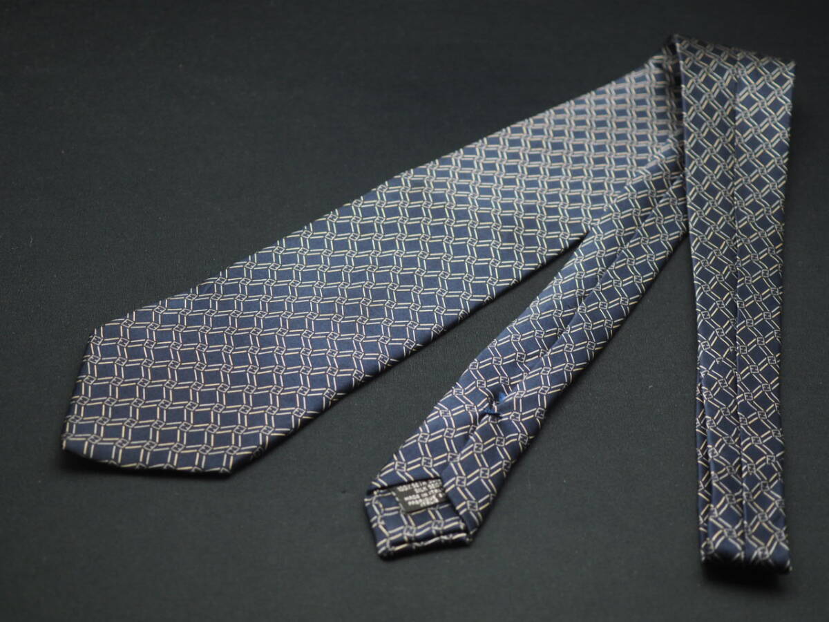 美品【FENDI フェンデ?！?D2925 ネイビー ロゴ SILK ブランド ネクタイ 古著 良品