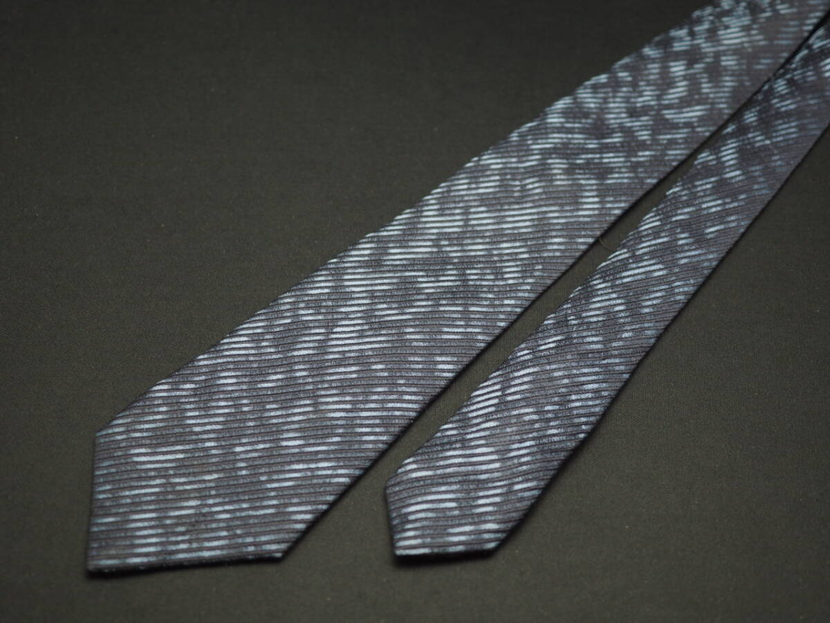 美品【GIORGIO ARMANI ジョルジオアルマーニ】 D3054 ネイビー系 SILK ブランド ネクタイ 古著 良品