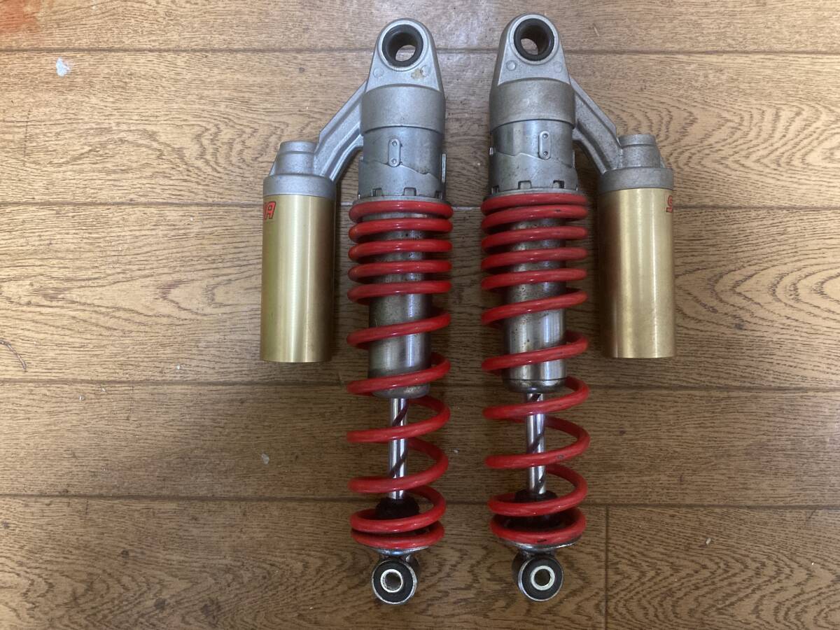 CB400SF 純正 SHOWA リアサス ジャンク品 NC42 NC39(リア)|売買 CB400SF 純正 SHOWA リアサス ジャンク品 NC42 NC39(リア)|売買