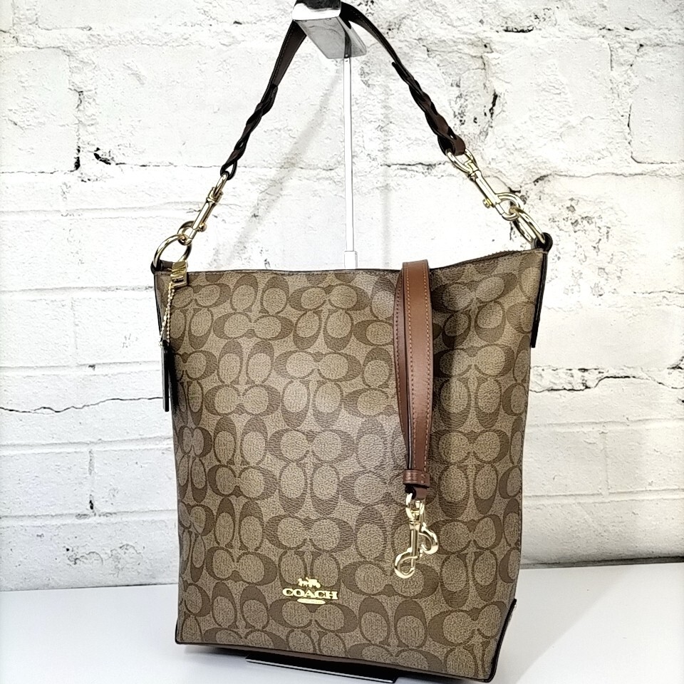 COACH 】 美品 コーチ シグネチャー 総柄 ゴールド金具 レザー COACH 】 美品 コーチ シグネチャー 総柄 ゴールド金具 レザー