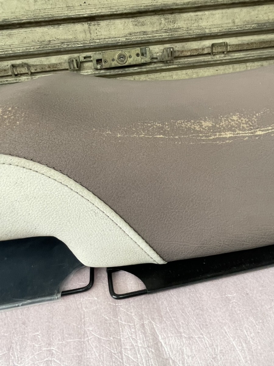 東京堂 スーパーカブJA10 JA44 AA04 AA09 JA45 JA59 JA60(2012〜現行)用シート T-JA10W-No.1 スーパーカブ50AA09から取り外し_画像3