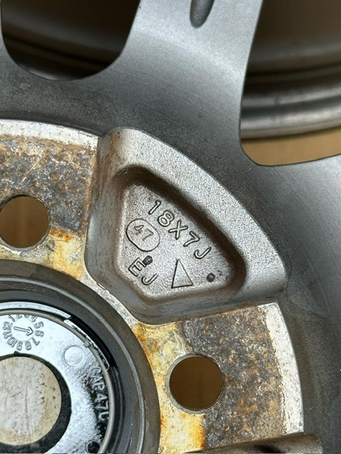中古ホイール4本セット(WEDS レオニス 18×7JJ+47 PCD100 86 中古ホイール4本セット(WEDS レオニス 18×7JJ+47 PCD100 86