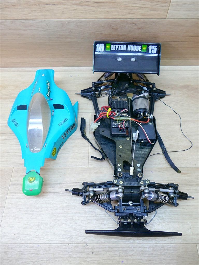 ① タミヤ アバンテ2001 電動ラジコンカー 全長42cm ジャンク品 ① タミヤ アバンテ2001 電動ラジコンカー 全長42cm ジャンク品