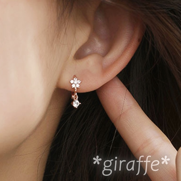 B647 匿名配送 リングピアス レディース ジルコニア ローズゴールド 花 フラワー s925 揺れる フープピアス_画像2