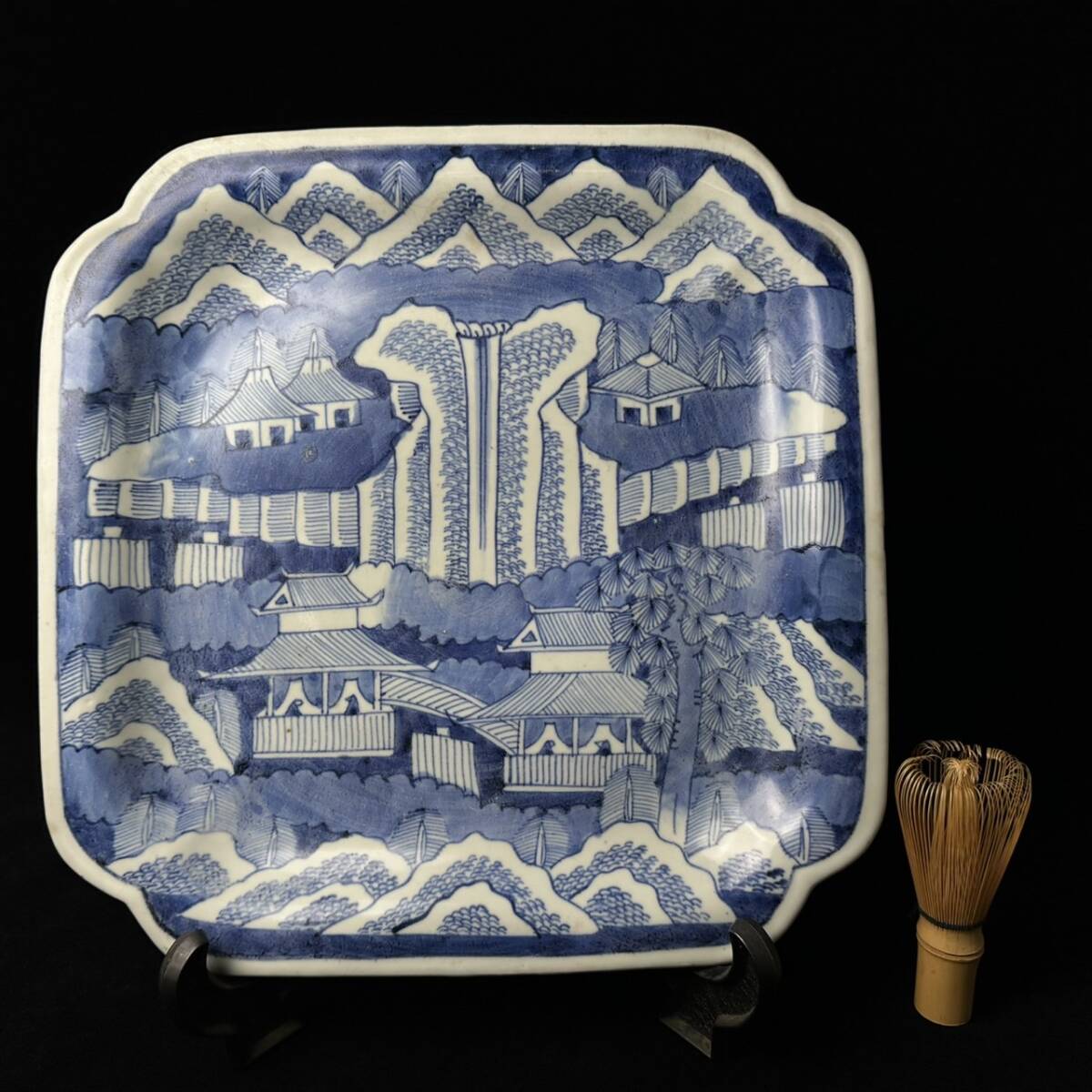 コレクター買取品 江戸後期 古伊万里 染付 風景山水画 在銘 大皿 コレクター買取品 江戸後期 古伊万里 染付 風景山水画 在銘 大皿