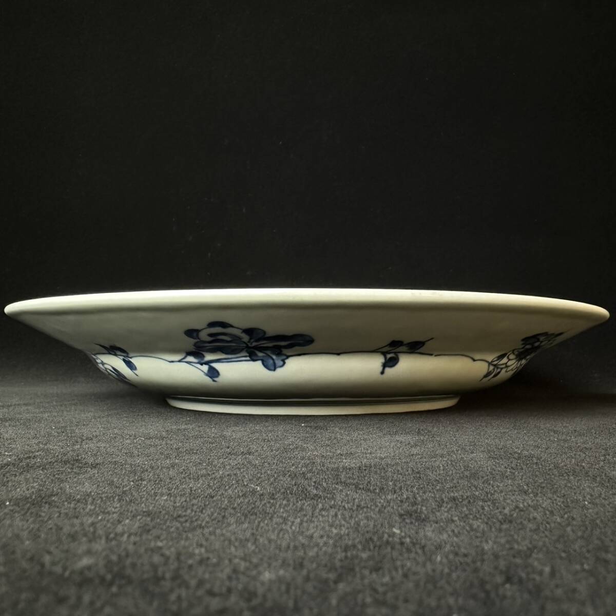 コレクター買取品 古伊万里 江戸時代 染付 芙蓉手草花図大皿 コレクター買取品 古伊万里 江戸時代 染付 芙蓉手草花図大皿