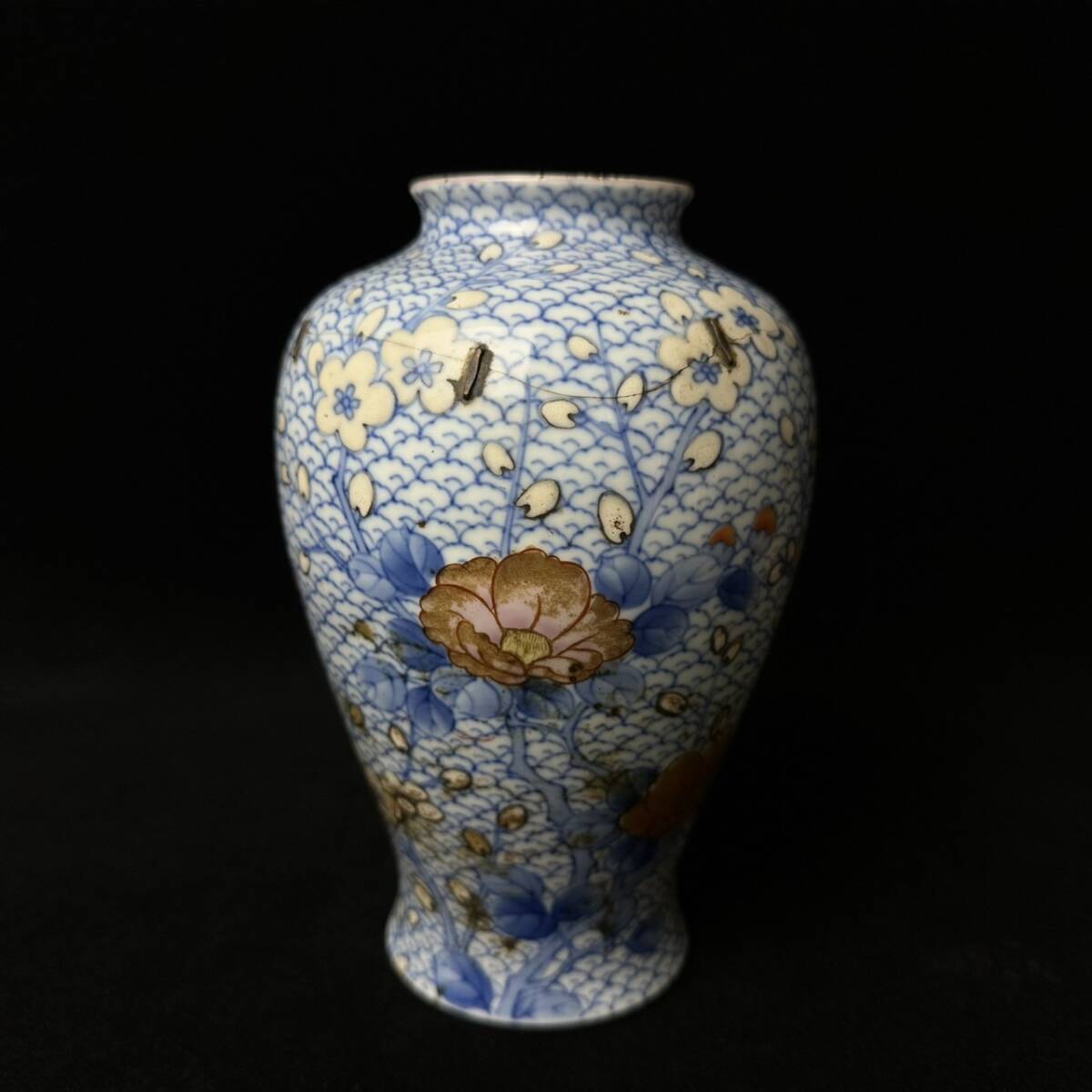コレクター買取品 有田焼 深川製磁 明治時代 染錦花紋花瓶 18.5 コレクター買取品 有田焼 深川製磁 明治時代 染錦花紋花瓶 18.5