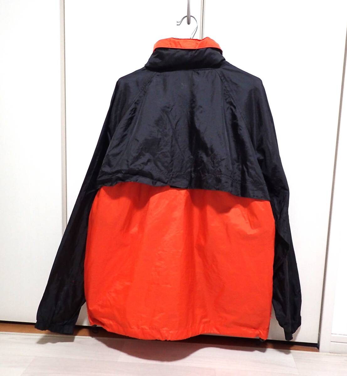 ☆Holloway　☆アウトドアウエア　☆フード付き　☆ウインドブレーカー　☆ナイロンジャケット　☆オレンジ×ブラック　☆メンズ　☆L