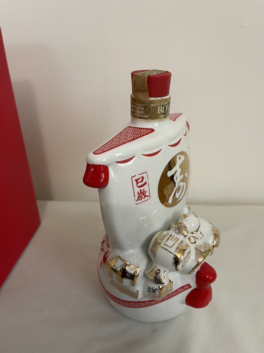 サントリー ローヤル12年 干支 2001年未開封 600ml 1194g 巳歳 1 サントリー ローヤル12年 干支 2001年未開封 600ml 1194g 巳歳 1
