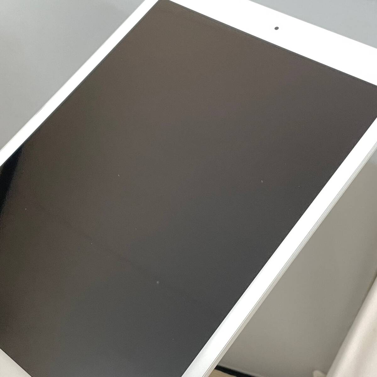 中古品 iPad 第7世代 128GB Wi-Fi+Cellular シルバー SIMロック 中古品 iPad 第7世代 128GB Wi-Fi+Cellular シルバー SIMロック