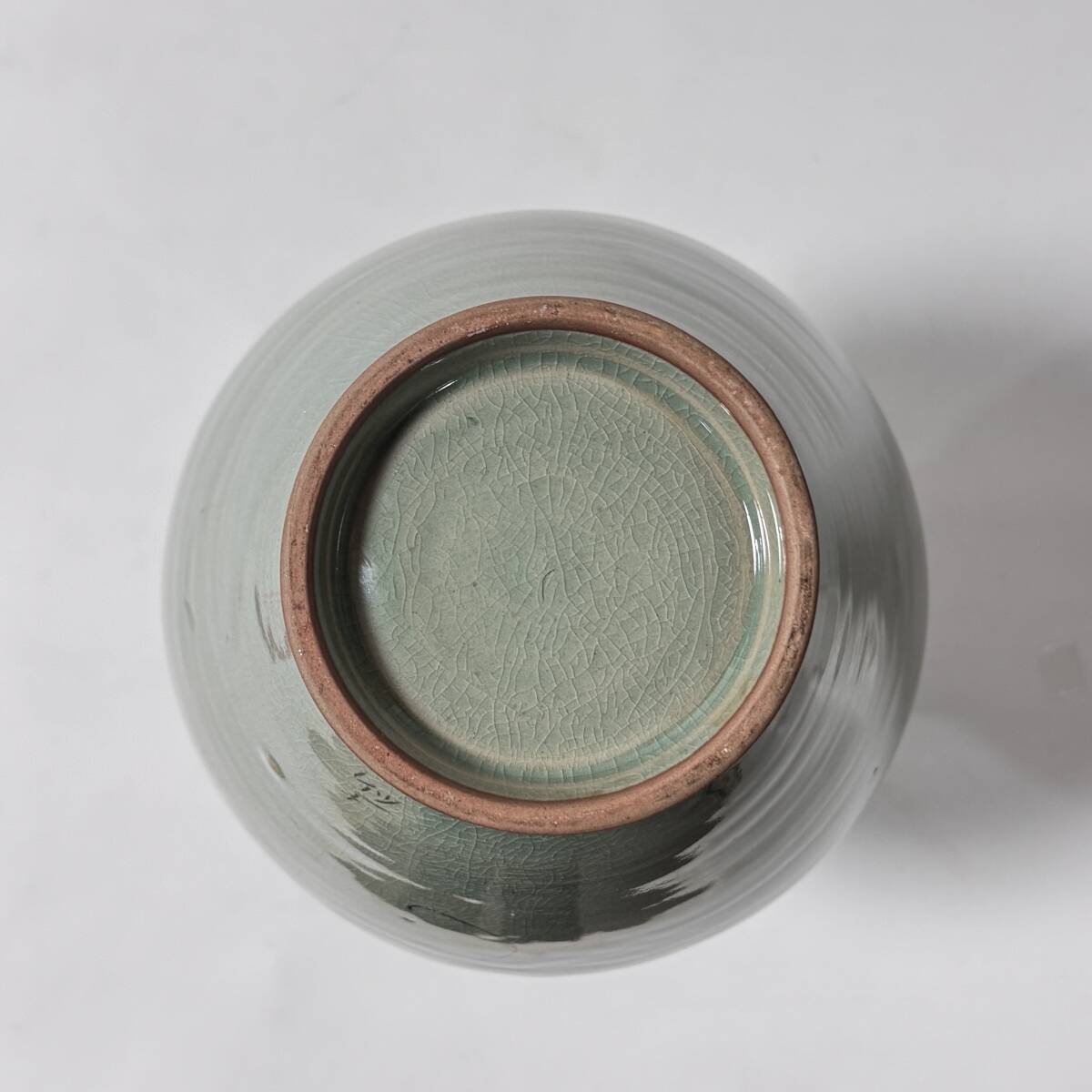 【62464Q】天馬窯 土仙作 花瓶 壺 青磁 草花文 花器 花入 花生 華道具 茶道具 骨董 アンティーク 在り 経年保管品 現(xiàn)狀品