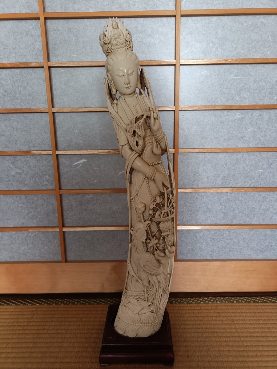 観音菩薩像】72㎝/5.6㎏ 象牙風 天然素材 仏教美術 置物 骨董 古 観音菩薩像】72㎝/5.6㎏ 象牙風 天然素材 仏教美術 置物 骨董 古