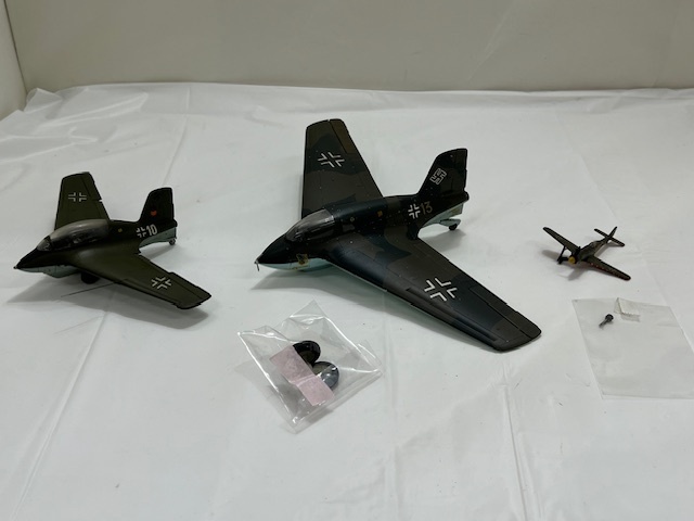 [ круг -329] покрашен конечный продукт Германия армия Messerschmitt Me163 одиночный сиденье type . сиденье type Focke-Wulf Fw190 пластиковая модель 3 пункт продажа комплектом текущее состояние товар /(S)